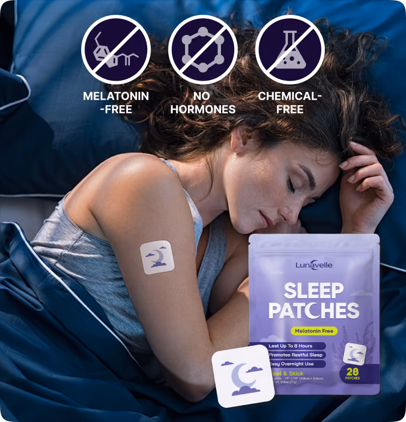 Lunavelle Erfahrungen und Test 2026: Frau schlÀft mit melatoninfreiem Lunavelle Schlafpflaster am Arm, daneben die Packung Sleep Patches