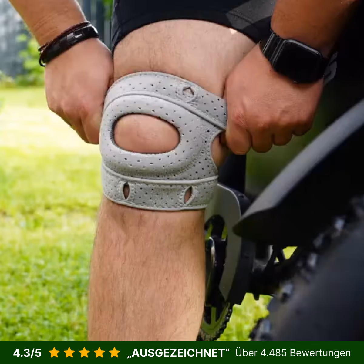 Wellnee Kniebandage Erfahrungen und Test 2026: Mann legt die graue Wellnee Knee Sleeve mit Silikonpolster am Knie an